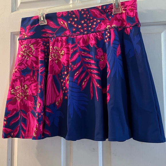 Lilly Pulitzer Pants - Lilly Pulitzer Blue and Pink Skater Shorts Resort Wear